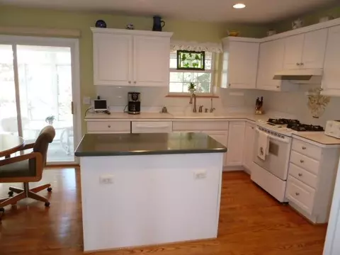 4855 Holly Way, Ann Arbor, MI 48103 photo 6