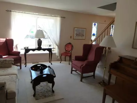 4855 Holly Way, Ann Arbor, MI 48103 photo 4