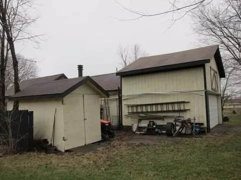 1010 Gady, Adrian, MI 49221 photo 10