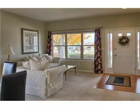 593 E Castlebury, Saline, MI 48176 photo 4