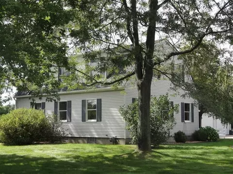 4059 Latchstring Ct, Saline, MI 48176 photo 2