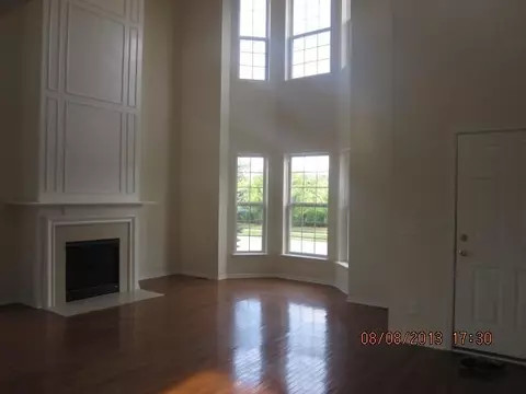 2136 Paddock Ln, Canton, MI 48188 photo 4