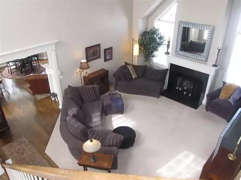 367 E Castlebury Cir, Saline, MI 48176 photo 9