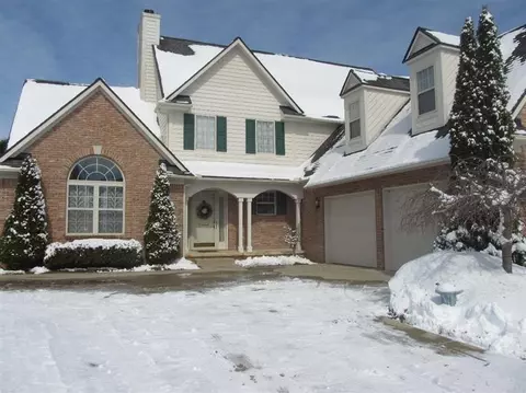 367 E Castlebury Cir, Saline, MI 48176 photo 1