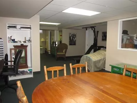 367 E Castlebury Cir, Saline, MI 48176 photo 17