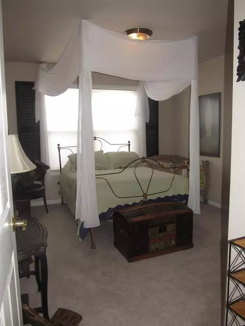 367 E Castlebury Cir, Saline, MI 48176 photo 16