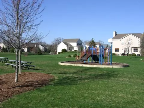 311 Cambridge Dr, Dexter, MI 48130 photo 2