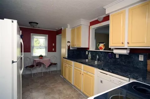 7565 Huron River Dr, Dexter, MI 48130 photo 3