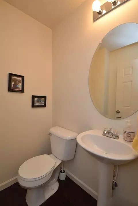 8412 Walnut Hl, Dexter, MI 48130 photo 18