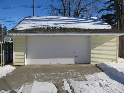 450 Everett, Milan, MI 48160 photo 3