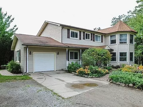 4306 Potts Dr, Dexter, MI 48130 photo 2