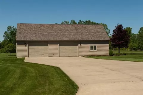 10595 Woodslee, Carleton, MI 48117 photo 48
