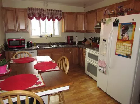 43518 Champlain Ct, Canton, MI 48188 photo 4