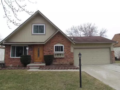 43518 Champlain Ct, Canton, MI 48188 photo 2