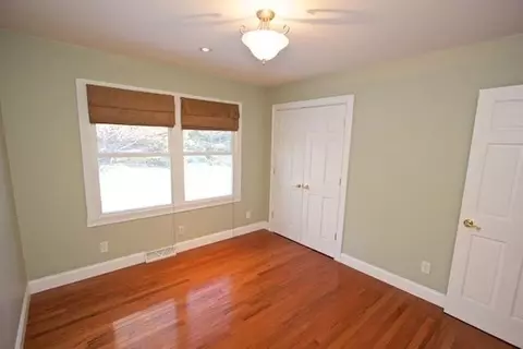 2215 Crouch, Jackson, MI 49201 photo 9