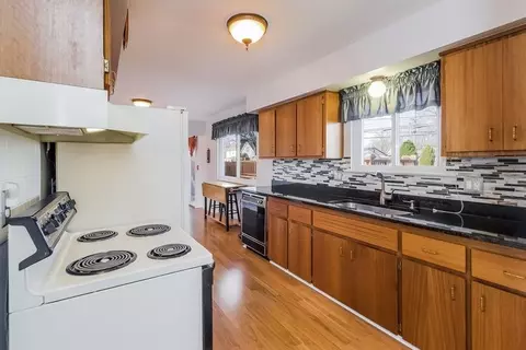 35210 Winslow St, Wayne, MI 48184 photo 9