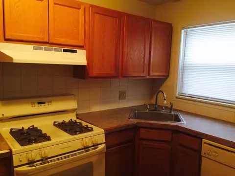 17155 Valade St, Riverview, MI 48193 photo 4