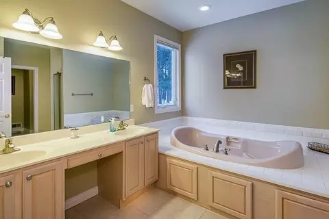 4447 Peninsula Dr, Jackson, MI 49201 photo 5