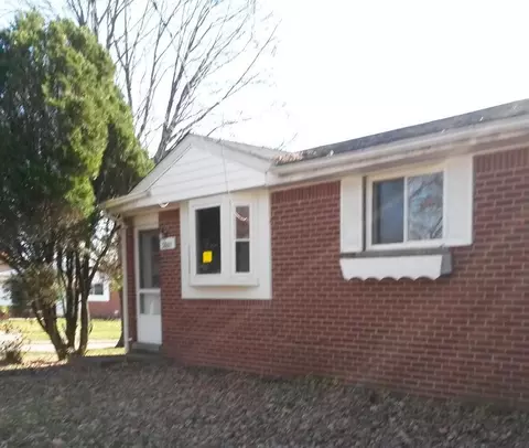 38011 Castle Dr, Romulus, MI 48174 photo 1