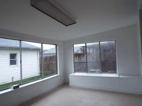 38011 Castle Dr, Romulus, MI 48174 photo 6