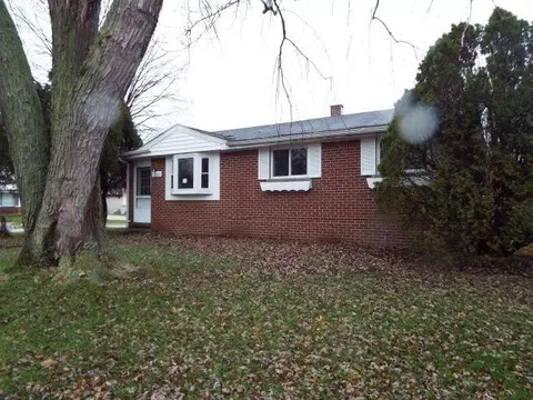 38011 Castle Dr, Romulus, MI 48174 photo 18