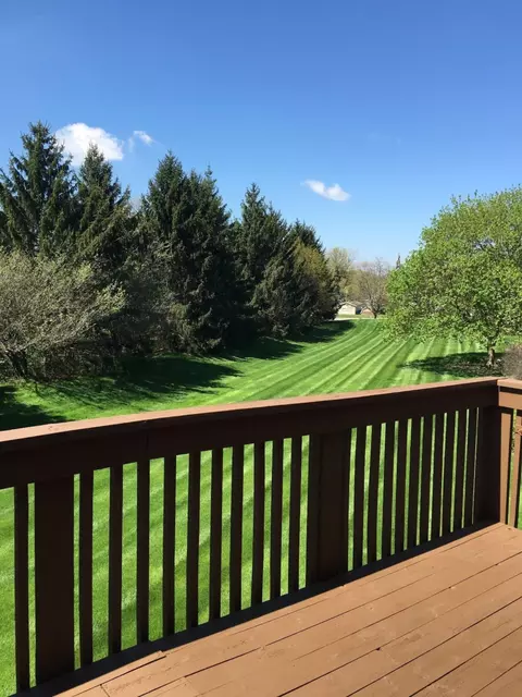 570 Echo Ct, Saline, MI 48176 photo 4