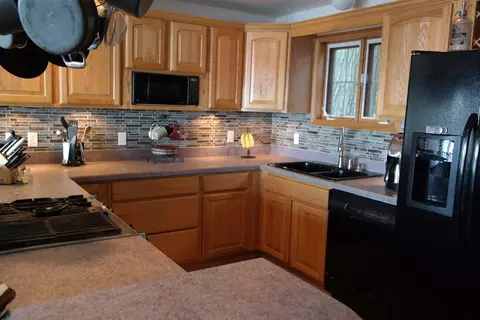 7331 Webbs Shr, Gregory, MI 48137 photo 4