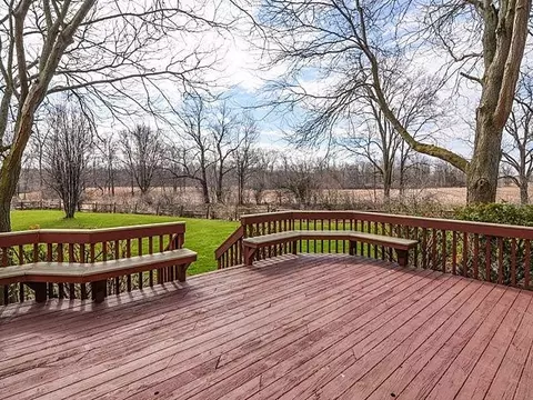 4015 Latchstring Ct, Saline, MI 48176 photo 2