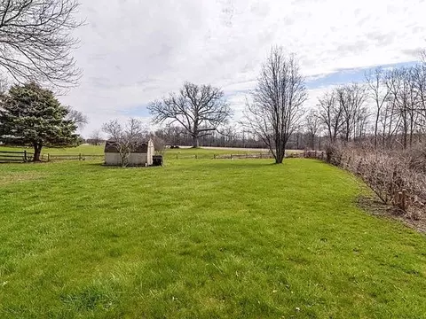 4015 Latchstring Ct, Saline, MI 48176 photo 3