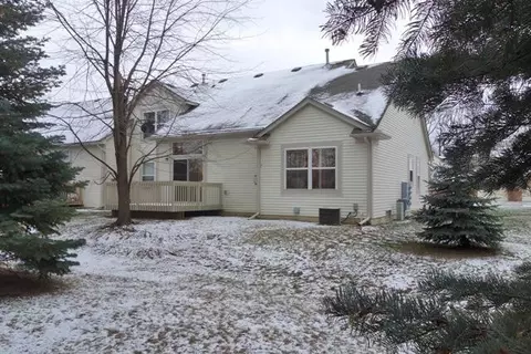 33060 Forest Park Dr, Wayne, MI 48184 photo 1
