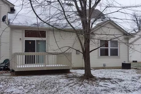 33060 Forest Park Dr, Wayne, MI 48184 photo 2