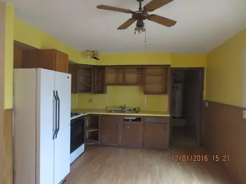 8752 Buerk Dr, Temperance, MI 48182 photo 2