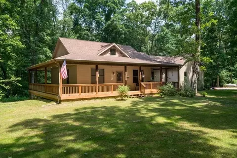 18362 Walnut Ln, Gregory, MI 48137 photo 2