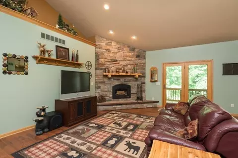 18362 Walnut Ln, Gregory, MI 48137 photo 6
