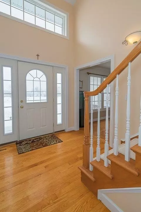 5653 Deer Run Ln, Dexter, MI 48130 photo 2