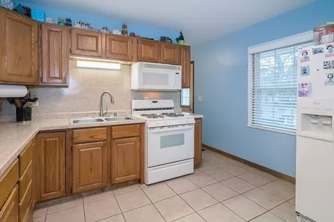 605 S Adrian St, Tecumseh, MI 49286 photo 6