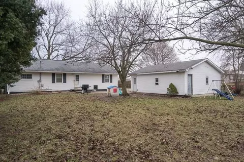 605 S Adrian St, Tecumseh, MI 49286 photo 2