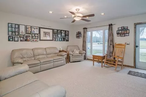 605 S Adrian St, Tecumseh, MI 49286 photo 3