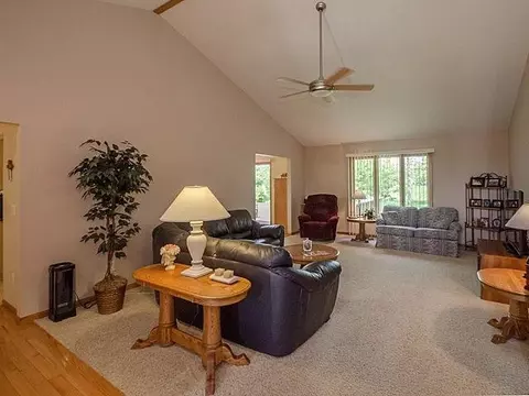 656 Breconshire Dr, Saline, MI 48176 photo 6