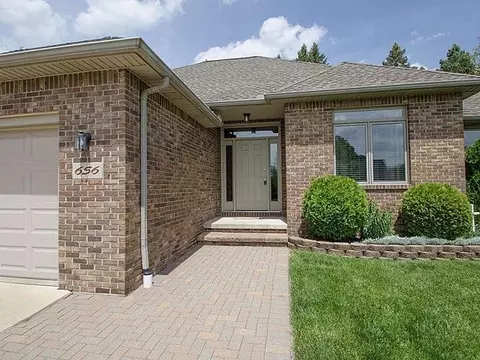 656 Breconshire Dr, Saline, MI 48176 photo 3