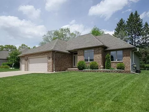 656 Breconshire Dr, Saline, MI 48176 photo 2