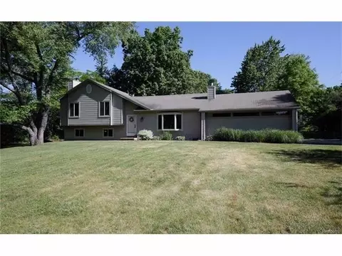 8348 Walsh Rd, Dexter, MI 48130 photo 1
