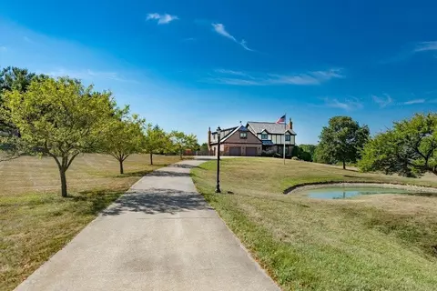 5599 Textile Rd, Saline, MI 48176 photo 2