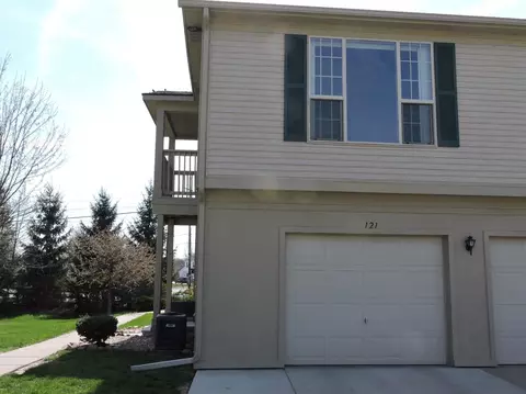 121 Commons Cir, Saline, MI 48176 photo 1