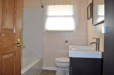 719 Brookside Dr, Ann Arbor, MI 48105 photo 9