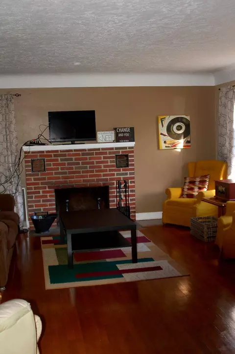 203 Brown, Tecumseh, MI 49286 photo 3