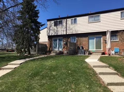 105 Sheffield, Saline, MI 48176 photo 2