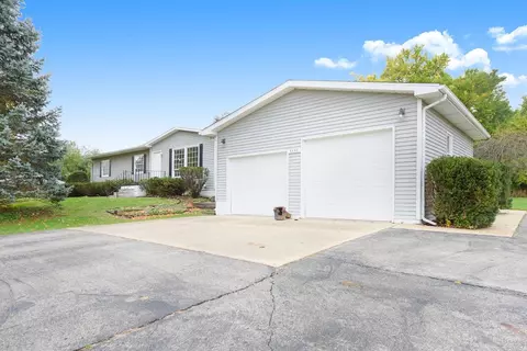 6558 Reilly Dr, Gregory, MI 48137 photo 2