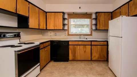 2552 Dayton Dr, Ann Arbor, MI 48108 photo 9