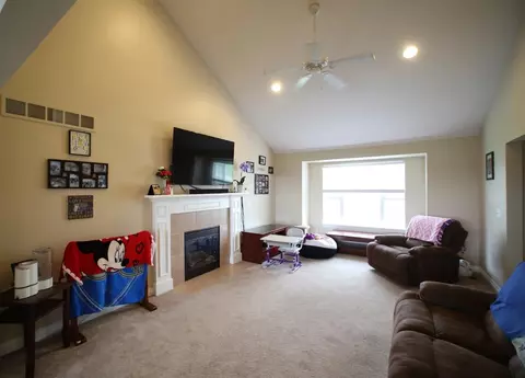 2934 Clivedon Rd, Howell, MI 48843 photo 2